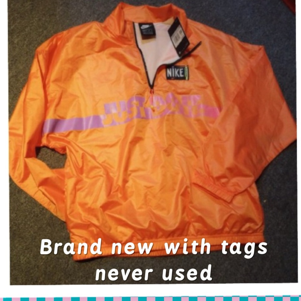 NIKE Just Do It Windbreaker. Pullover. OFFERS WELCOMED. Pit to Pit is 26”: